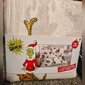 NWT Grinch bedding 3 piece flannel twin set